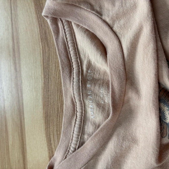 American Eagle Outfitters Tan Floral Short Sleeve Tee - Picture 3 of 4